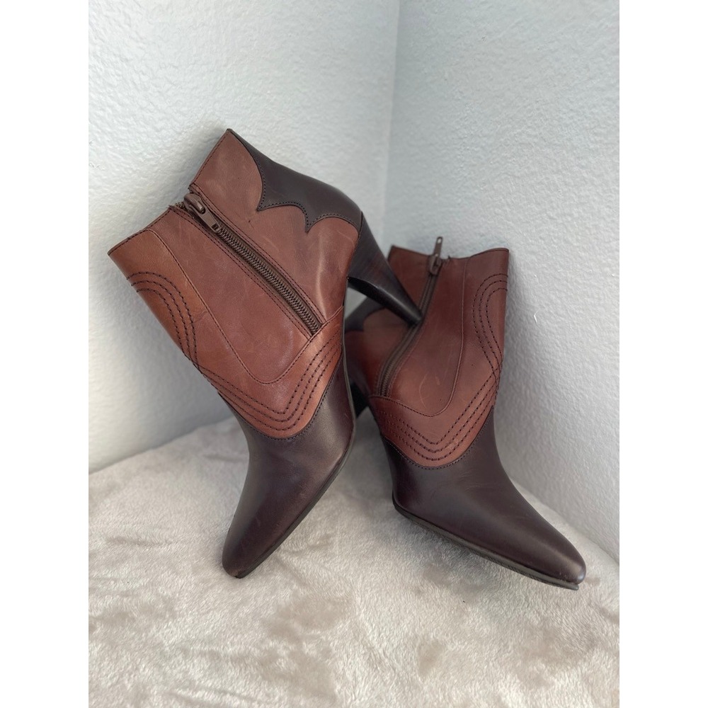 Reba Blaze Brown Two Tone Leather Western Stitch Ankle Boots 7M Pointed Toe‎